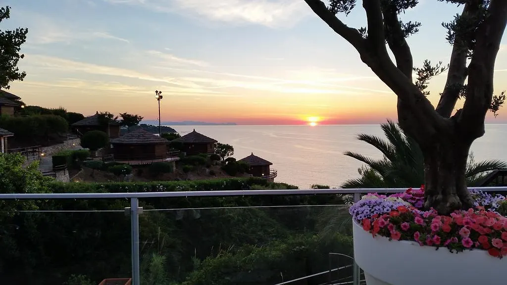 Calanica Resort Cefalù 4*,