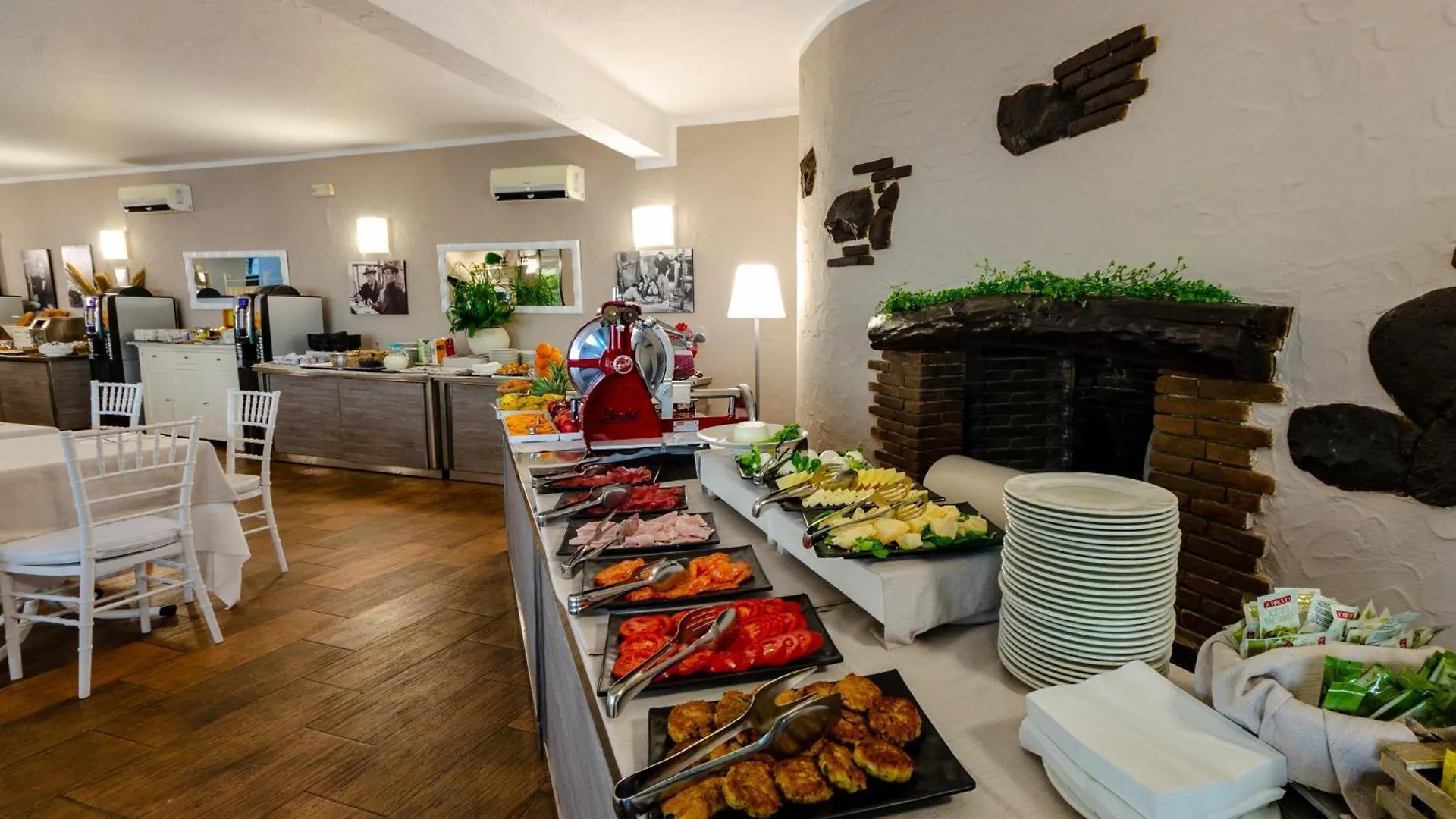 Calanica Resort تْشيفالو